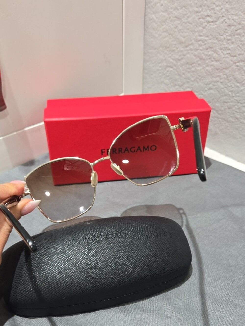 Salvatore Ferragamo Gold Frame Brown Gradient Sunglasses - Picture 6 of 6